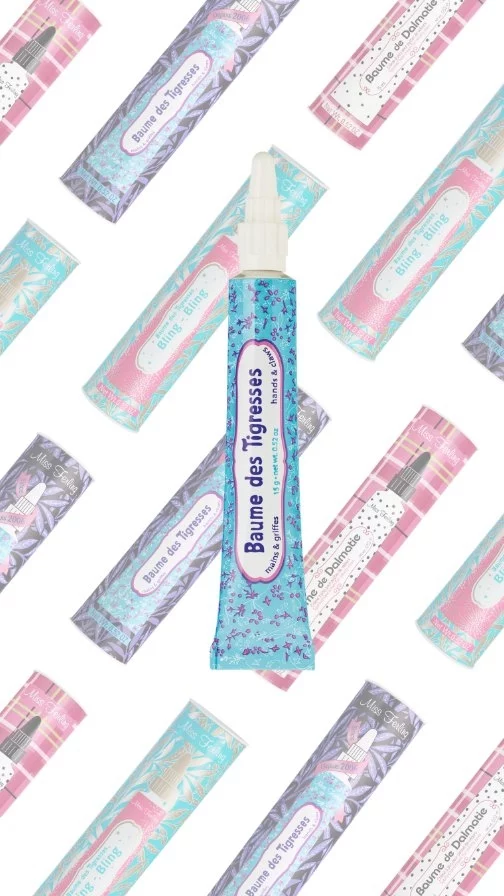 Offrez à vos mains le soin qu'elles méritent avec le Baume des Tigresses ! 🌿

Sa texture veloutée pénètre rapidement sans laisser de film gras, enveloppant vos mains d'un voile délicatement parfumé. Pour des mains hydratées, nourries et incroyablement douces. Le geste beauté essentiel de votre routine ! ✨

#MainsSublimes #Hydratation #SoinDesMains #BaumeDesTigresses